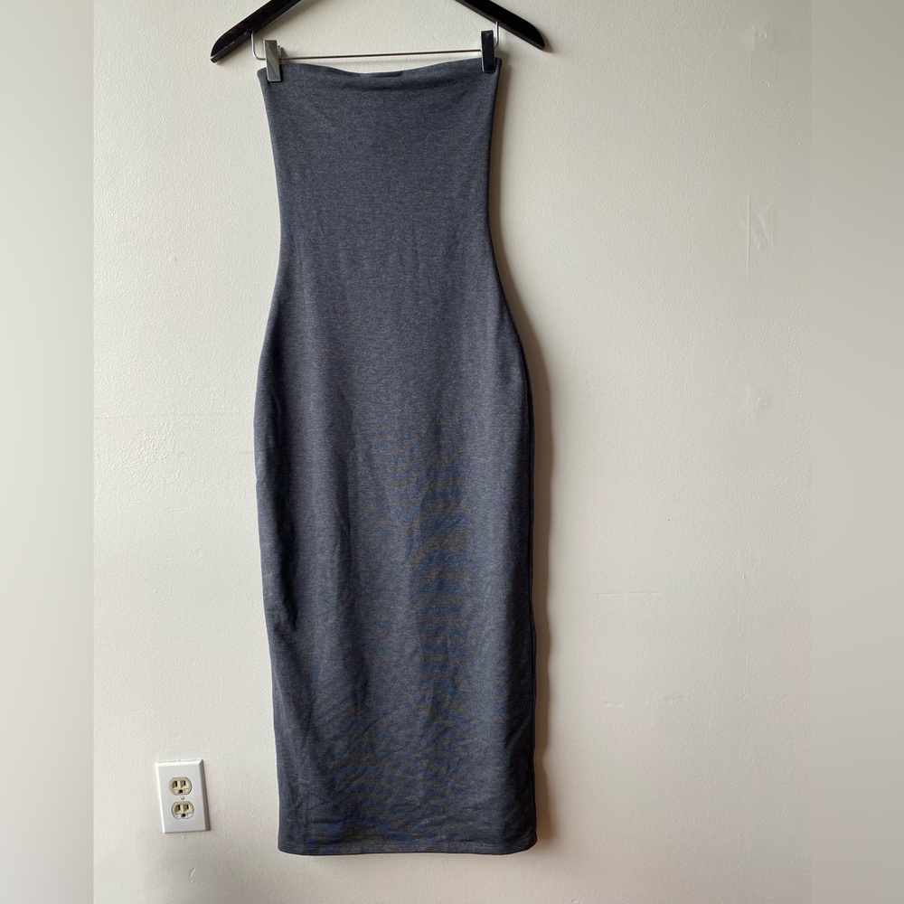 Aritzia grey contour strapless midi dress - Picture 5 of 8